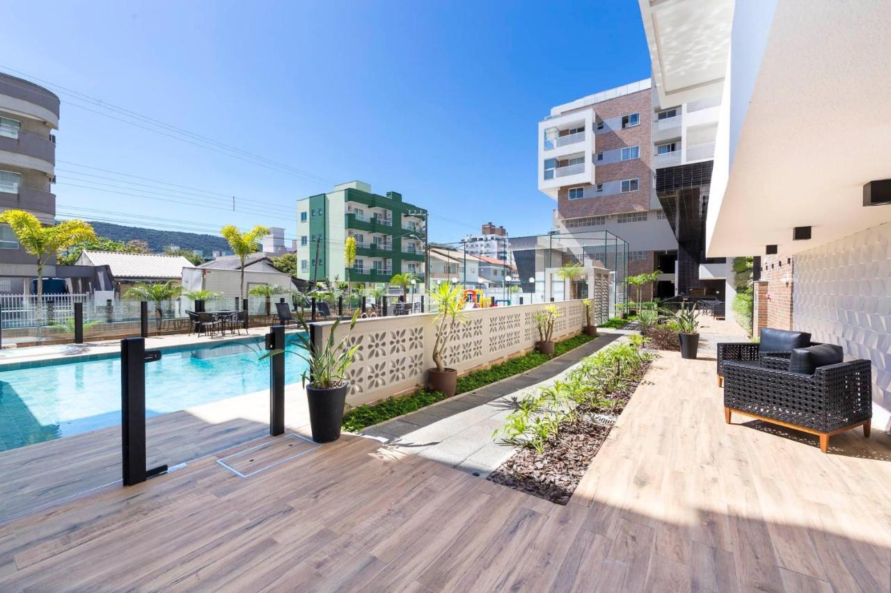 Terrazzo 602B - Cobertura duplex à poucos metros da praia de Bombas - Condomínio com piscina - Academia - Solário Bombinhas Exterior foto