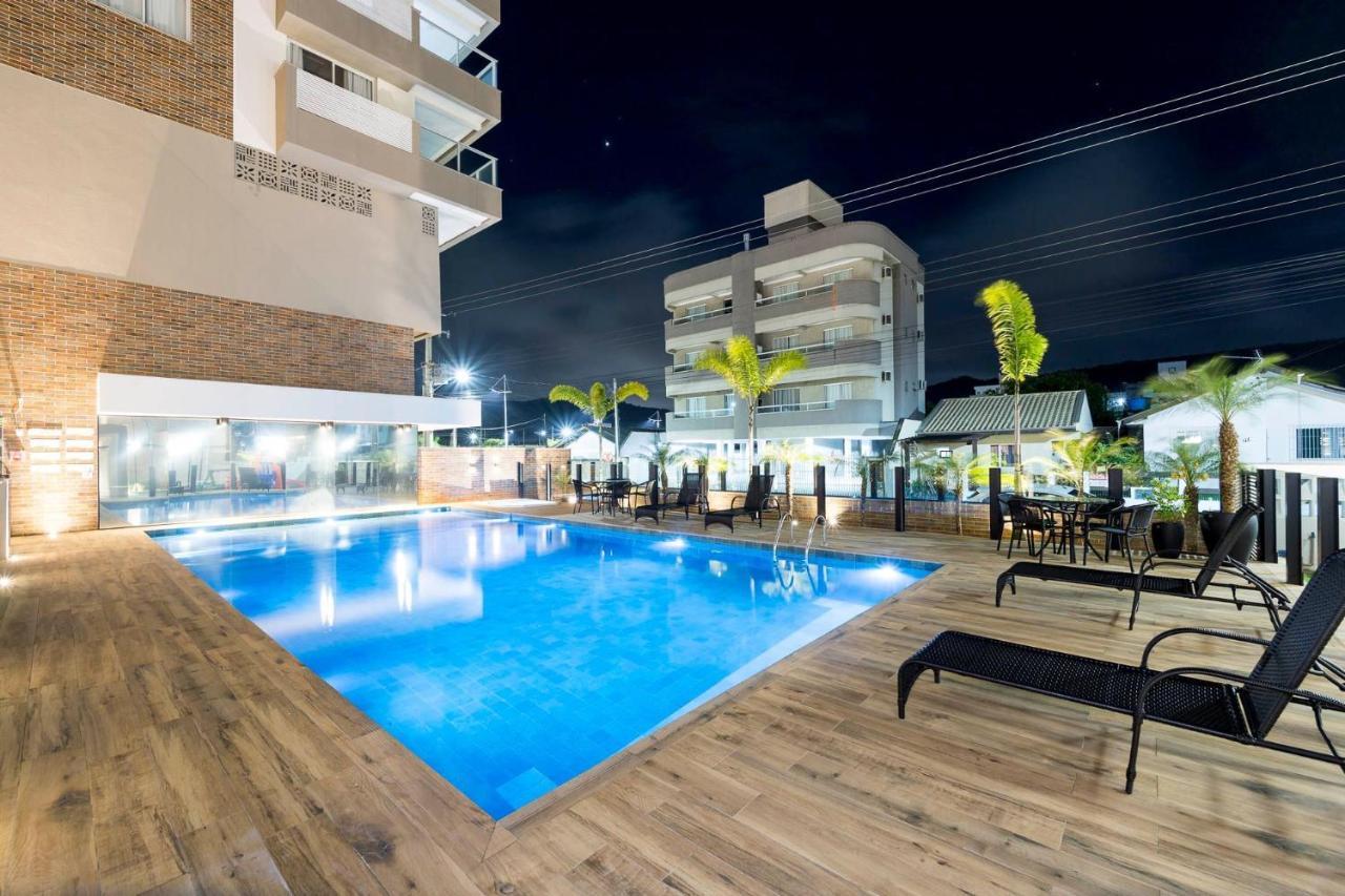 Terrazzo 602B - Cobertura duplex à poucos metros da praia de Bombas - Condomínio com piscina - Academia - Solário Bombinhas Exterior foto